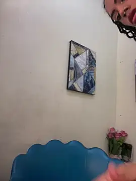 NovaFoxx Adlı Modelin Canlı XXX Sohbeti