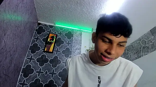 sexyboys_cutexx18's Live XXX Chat