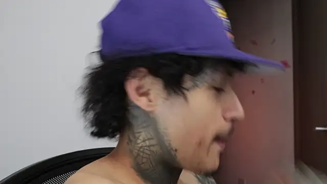 trieone Live XXX-chat