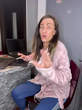 Chat XXX ao vivo de DivineAmely