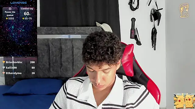 Maximiliano_KhalilのライブXXXチャット