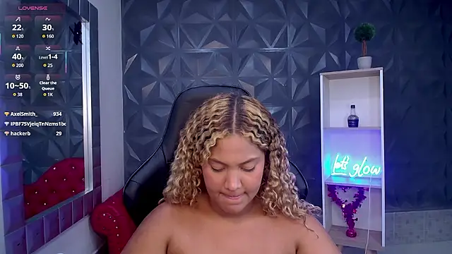 Cristal_War Chat XXX live