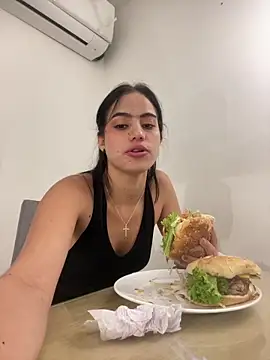 ariel_jonees: απευθείας συνομιλία ΧΧΧ