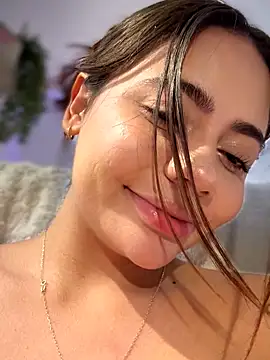 Aryrosee Adlı Modelin Canlı XXX Sohbeti