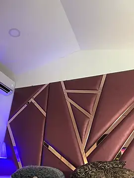 DanielaMedinaa: απευθείας συνομιλία ΧΧΧ