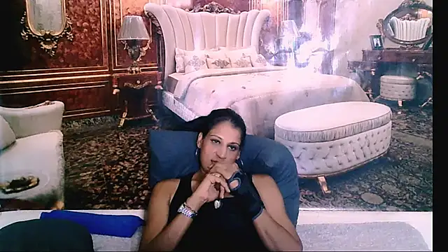 IndianSexcSmyle Chat XXX in diretta