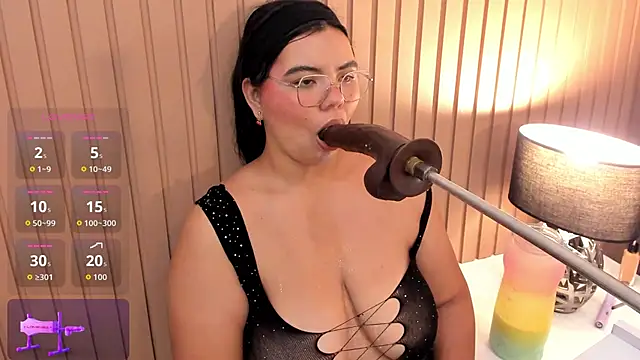 Show de klhoe_boobs na webcam