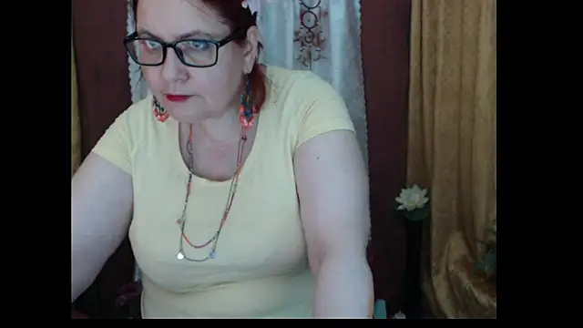 PlayfullMature Live XXX Chat