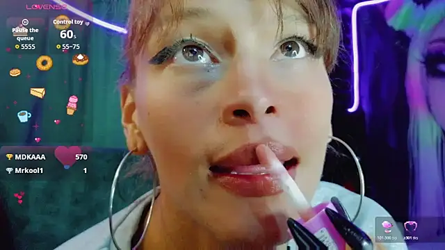 Summer_XO: онлайн-секс-чат