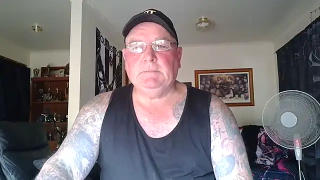 KINKYBLUEYES69 Show Webcam