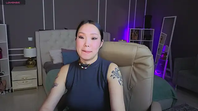 ElinaMotion Chat XXX in diretta