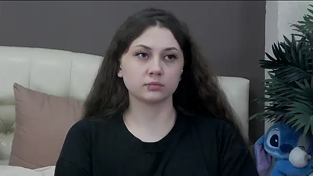 KellieMartin élő XXX-chatje