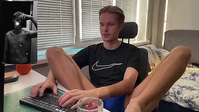 Leonnextdoor Live XXX-chat