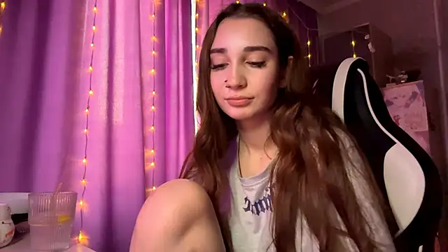 XXX chat uživo modela HollyPaw