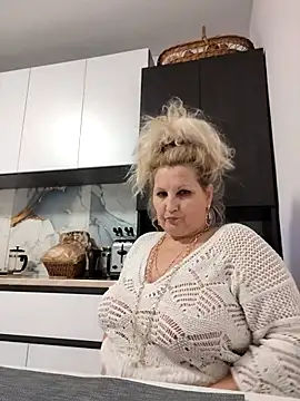 Divineblondn Live XXX chat