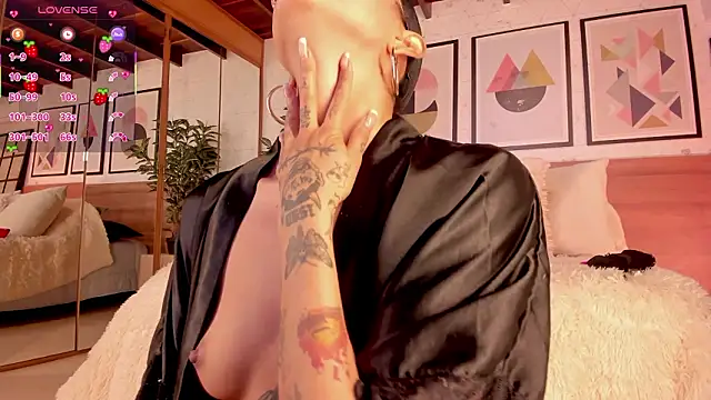 LunaRuso Chat XXX live