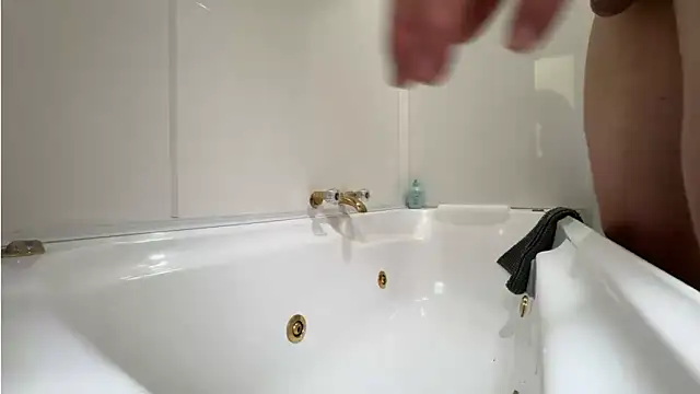 RiverVeil – Kamerová šou