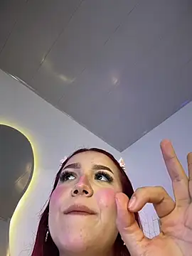 Mia_Juicyberry Chat XXX in diretta