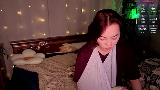 OdetteBiddy's Live XXX Chat