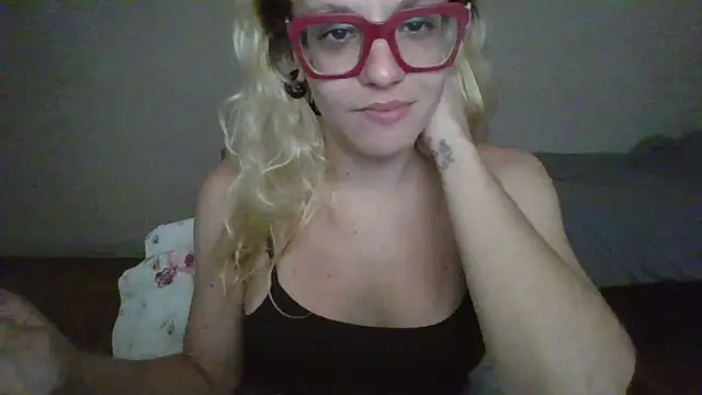 دردشة BlondieTami الجنسية المباشرة