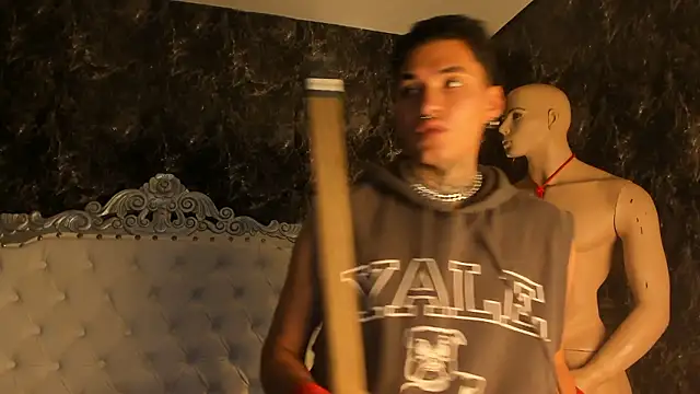 AlecBanne Show in webcam