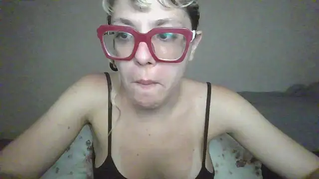 Chat XXX en directo de BlondieTami