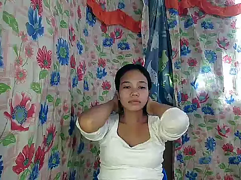 PinaySkinnyGirl élő XXX-chatje