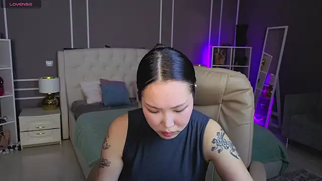 Онлайн чат XXX ElinaMotion