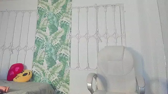 loly_marce élő XXX-chatje