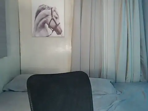 holly_bitch's Webcam Show