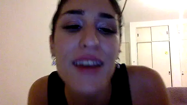 عرض كام kendrafarq