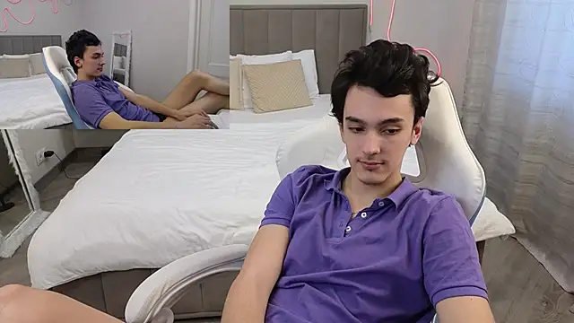 دردشة MoonlinSkinn الجنسية المباشرة