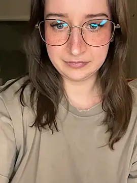 nerdynina 现场XXX聊天