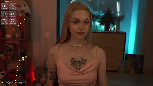 ManiFreyja's Live XXX Chat