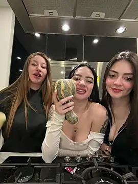 roouse live XXX chat