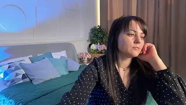 _SilkyShadow_'s Live XXX Chat