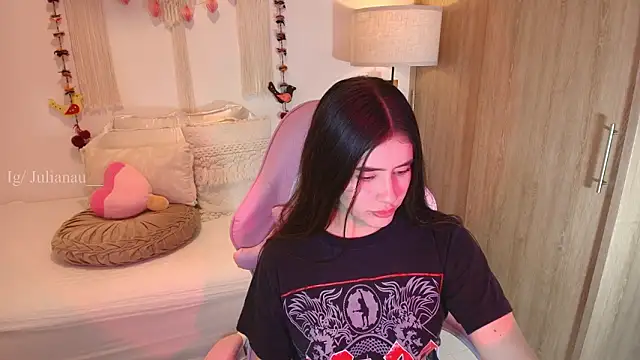 iriswest_'s Live XXX Chat