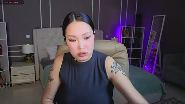 ElinaMotion Chat XXX in diretta