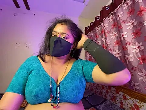 LouleyRanii Live XXX-Chat