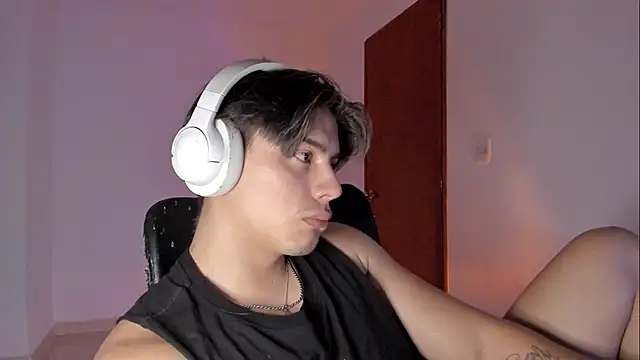 Giordano_Russo: онлайн-секс-чат