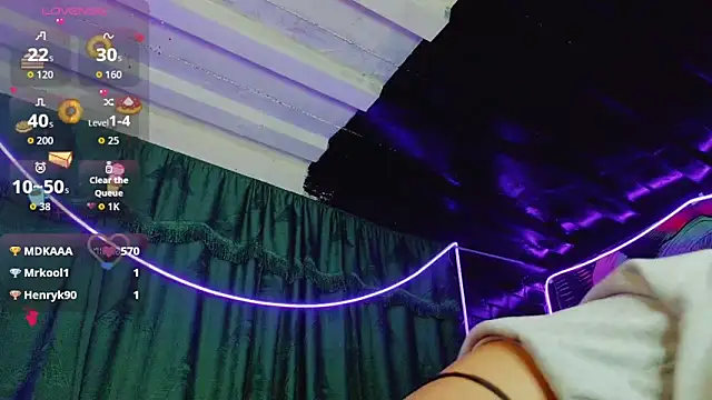 Summer_XO Show in webcam