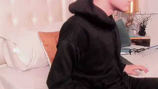 dark_sun302 Adlı Modelin Canlı XXX Sohbeti