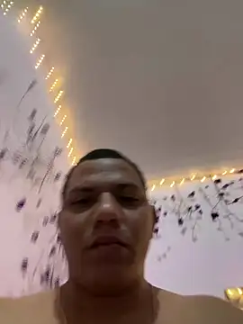 Loaisn live XXX chat