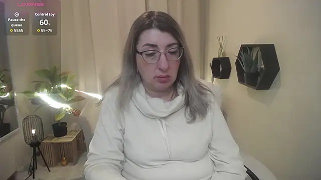 KKMimiKKのライブXXXチャット