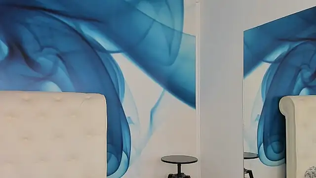 SkinnyDolly: онлайн-секс-чат