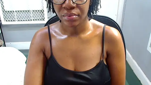 EmeraldDreams' Live XXX Chat