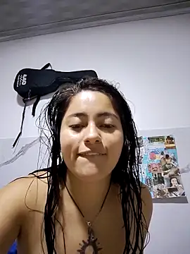 honeywhisper69 Chat XXX in diretta