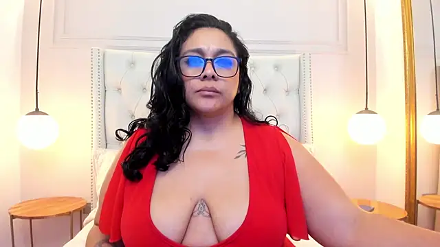 Chat +18 de ViickyLee ao vivo