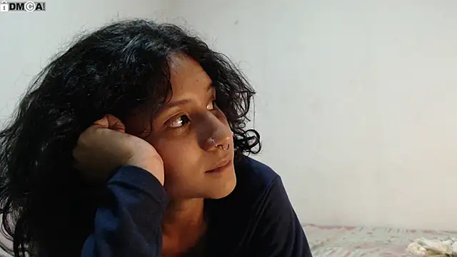 Chatroom XXX en direct de AlinaWoolf_