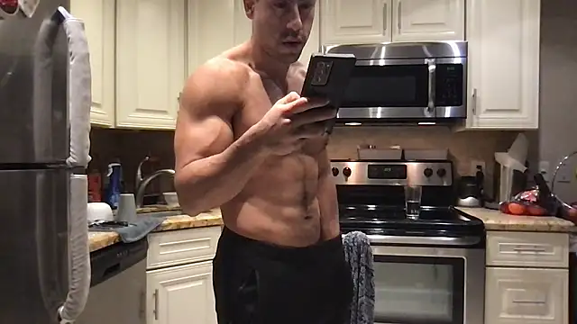 BigGuyMuscle Adlı Modelin Web Kamerası Şovu